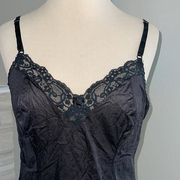 Vintage Montgomery Ward Black Lace Tank Top Size 36 - Picture 2 of 5